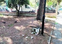 Vandalizzati ancora i giardini pubblici
