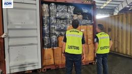Contrabbando, maxi sequestro al porto