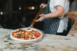 Pizzeria d'asporto, bollette quadruplicate