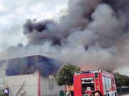 Fiamme e scoppi alla fabbrica di biciclette