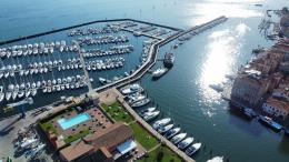 Turismo sostenibile del mare in darsena