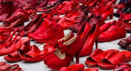 La città si tinge di rosso