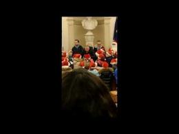 Le canzoni di Natale degli alunni in municipio