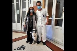 Crisi epilettica, il cane Ares le porta le medicine e le salva la vita