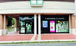 Rapina la farmacia e scappa in bici