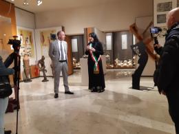 Un “fantasma”  si aggira al museo civico. Al via la mostra di scultura
