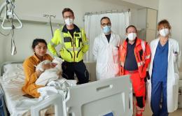Parto d'emergenza, bambina nasce a bordo dell'ambulanza del 118