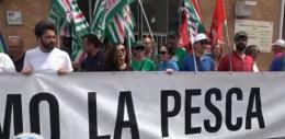 Montanariello al fianco dei pescatori: "Colpo di grazia per la pesca a strascico"