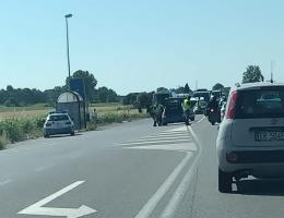 Ennesimo schianto in Romea, grave un centauro