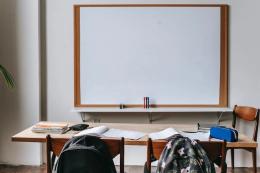 La prof "marina" la scuola per 20 anni su 24: destituita
