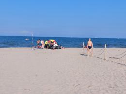 Poliziotto salva bambina dalle onde a Jesolo