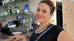 Turisti dimenticano un portafoglio pieno di soldi in una piadineria, la titolare lo restituisce