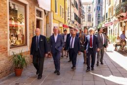 Il Ministro della Cultura, Gennaro Sangiuliano, in visita al ghetto di Venezia