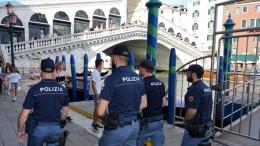 Contrasto ai borseggi, arriva il daspo urbano per due donne