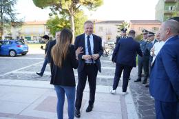 Granchio blu, Lollobrigida arriva al mercato ittico