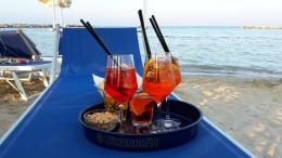 “La gente al mare non ha soldi”