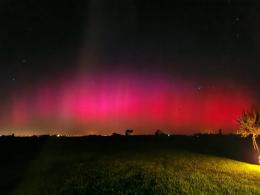 Le aurore boreali colorano i cieli italiani. Possibili fenomeni anche stanotte
