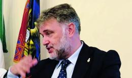 La crisi di giunta viaggia in bus