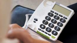 Finti poliziotti convincono l'anziano: spariti 15mila euro
