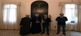 La Polizia di Stato dona  "L&rsquo;olio di Capaci&rdquo; al Patriarca