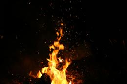 18enne salva un anziano da un incendio