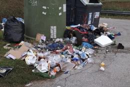 Rifiuti, bonificata via Oselin