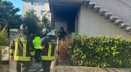 Esplosione in casa muore un anziano