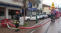 Fuga di gas nel laboratorio, evacuata una palazzina