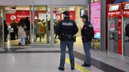 Borseggi in stazione, sette fermi
