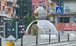 L’orso natalizio attende Pasqua