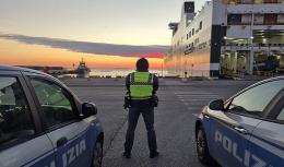 Anziano si smarrisce,  soccorso dalla Polizia, ora sta bene