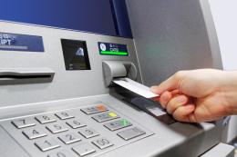 Truffa dello scontrino bancomat: un foglio dimenticato può costarti caro