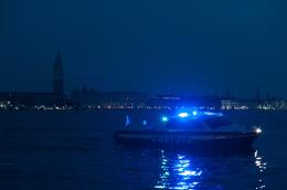 Uomo dà in escandescenze in un hotel del centro: arrestato