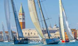 Giovani campioni e velieri tra le calli