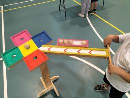 I bambini di oggi si divertono con i giochi di una volta 