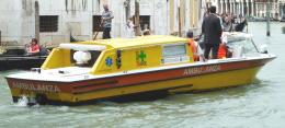 Malore fatale in centro a Venezia, oltre tre ore per portar via la salma