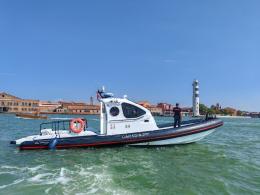 Navigazione irregolare in Laguna: sequestrato un taxi acqueo

