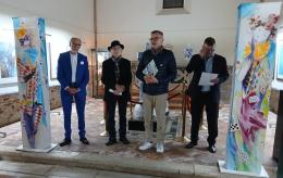 La luce tra colori e porcellane