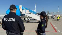 Dai controlli riemerge l’ordine di carcerazione: arrestato passeggero 