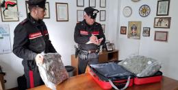 Nel trolley nascondeva 5,2 chili di hashih, arrestato