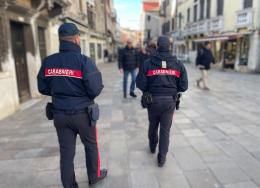Blitz dei Carabinieri: migliaia di prodotti pericolosi sequestrati nel centro storico