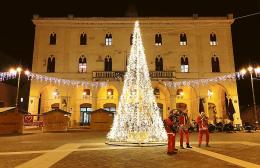 In città si accende il Natale