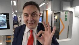Andrea Diprè finto controllore Trenitalia su YouTube: scatta la denuncia