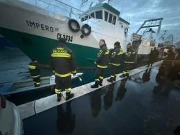 Chiazza di gasolio nel canale, scatta l'allarme
