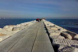 Malore in spiaggia, muore 70enne