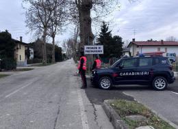 In auto con la metanfetamina, scappa e si schianta