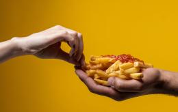 Stop alle "bustine" di ketchup, maionese, olio e sale nei ristoranti