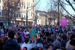 Carnevale 2026 : stop a coriandoli e stelle filanti in plastica