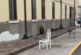 Stalli, &egrave; &ldquo;guerra&rdquo; a colpi di sedie