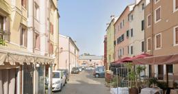 Doppio senso in via Cavallotti: sull&rsquo;isola pedonale &egrave; gi&agrave; polemica